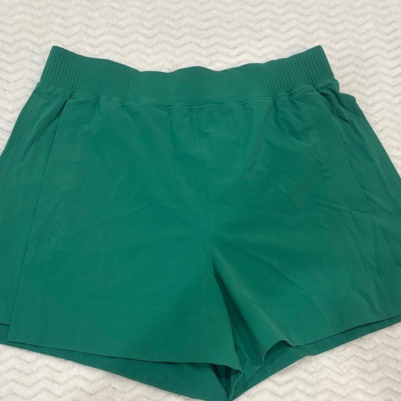 Lululemon stretch woven relaxed kelly green Athletic Shorts - Picture 3 of 9